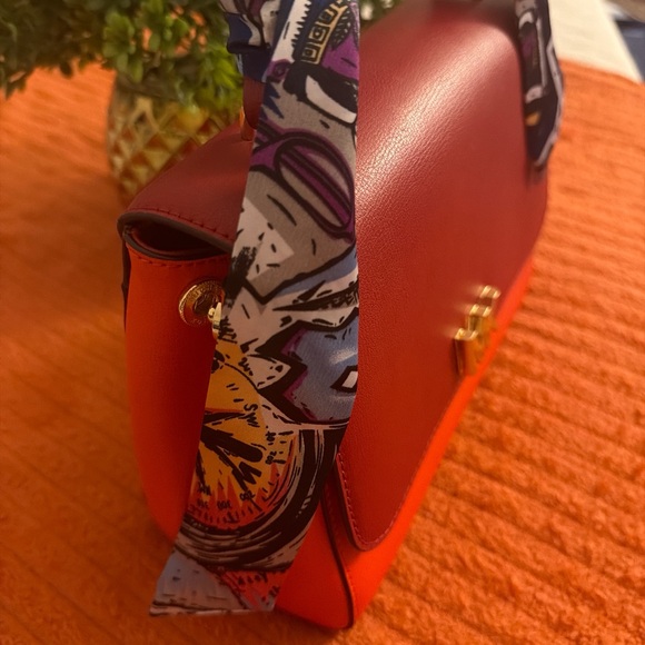 Michael Kors crossbody bag 🤎✨ - Picture 4 of 16